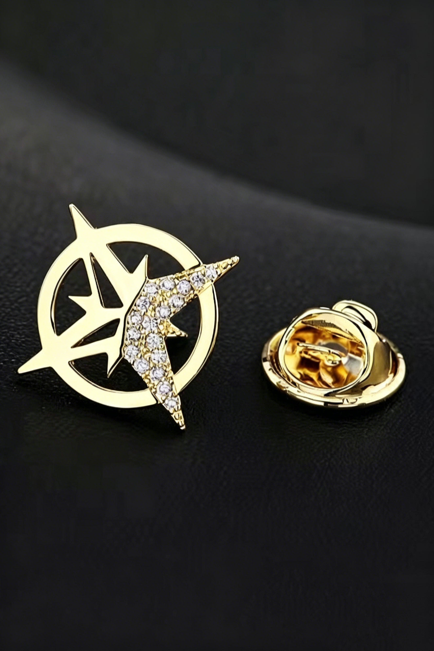 Gold Six-pointed Star Men's Lapel Pin