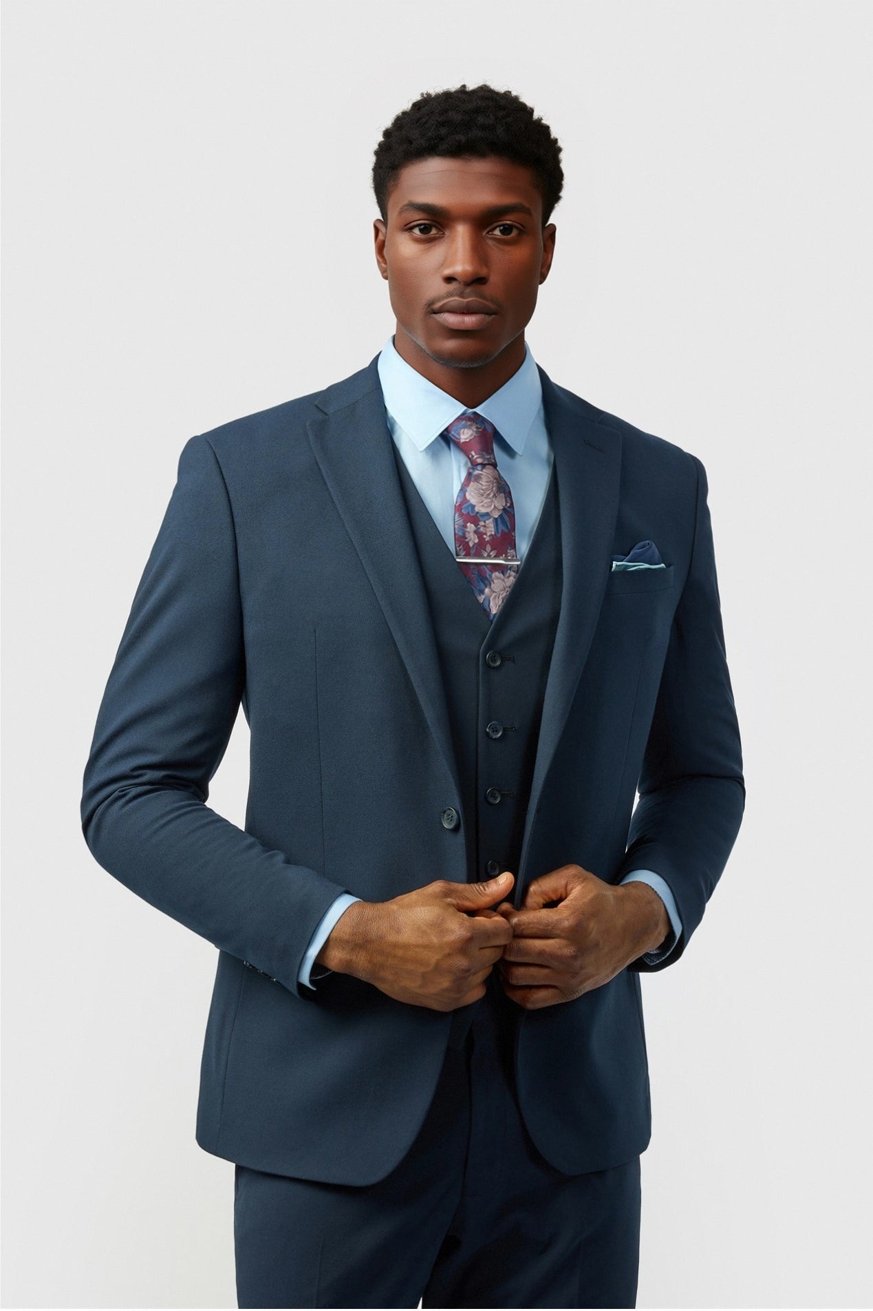 Latest Navy Notched Lapel 3 Pieces Men Suit Main image